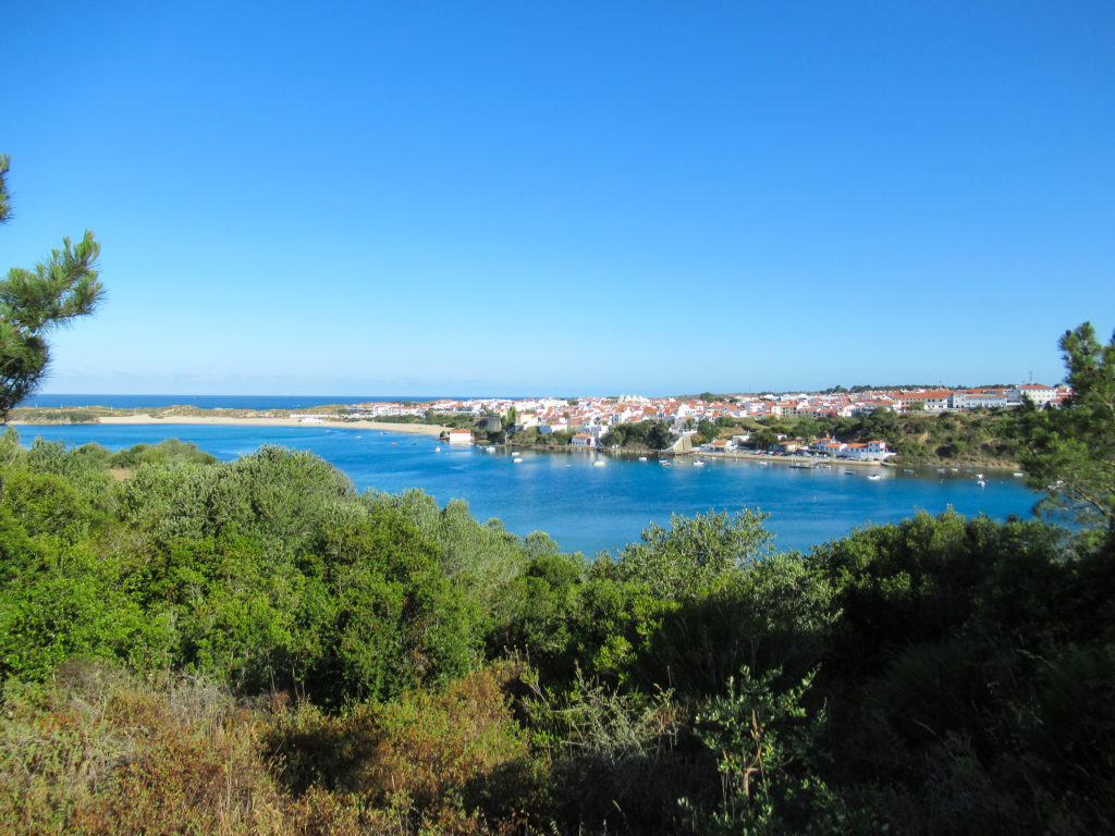 Blick auf Vila Nove des Milfontes